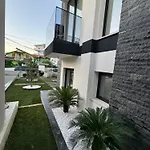 Twins Vlorë