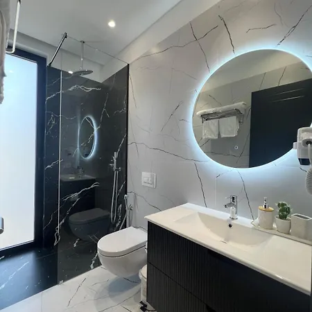 Twins מלון Vlorë