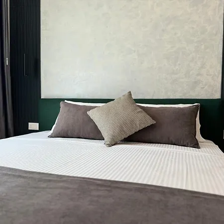 Twins מלון Vlorë